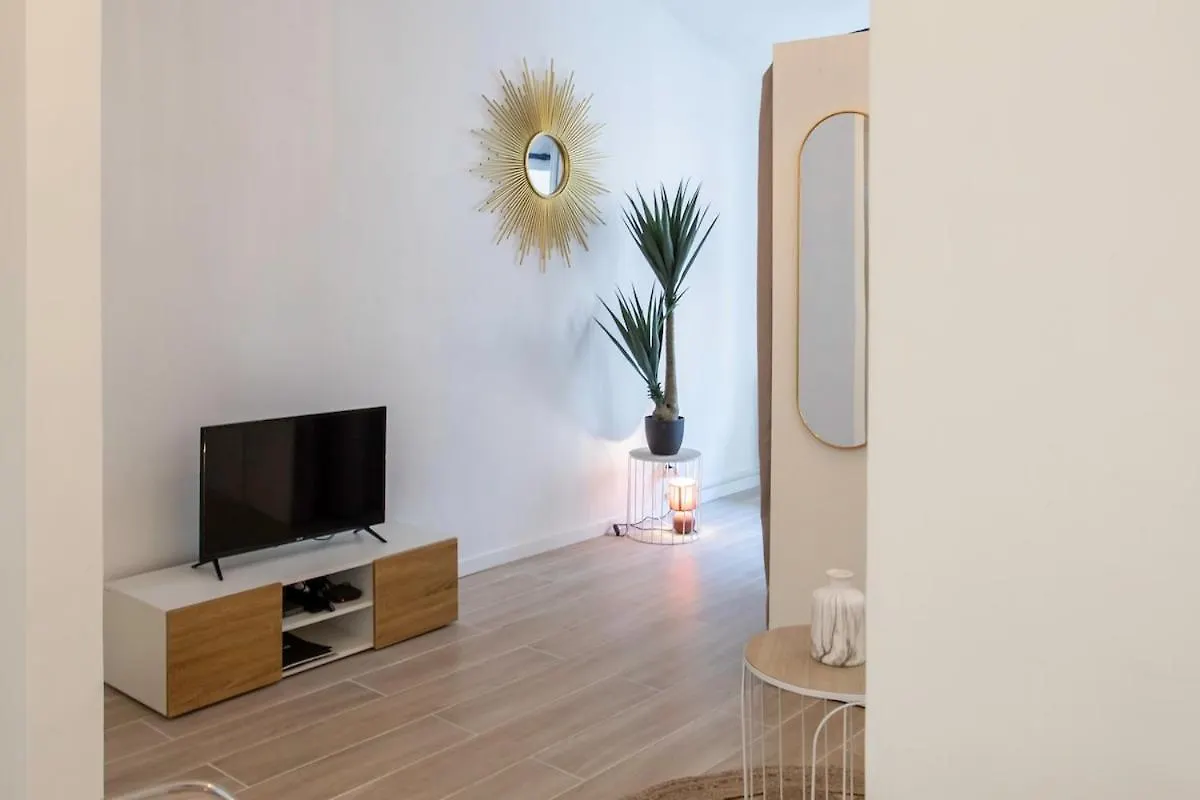 #16 1Bdr Flower Market, Old Town, 1Min Beach Ac Nice 0*,  France